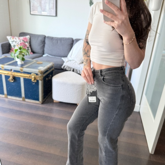 FITJEANS Women's Straight Leg Jeans in Dark Gray - Picture 3 of 11